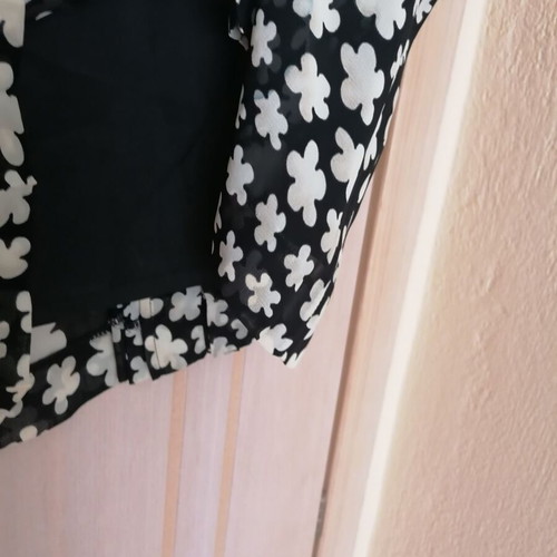 Alain Manoukian skirt L new with inner lining, pleated fabric
