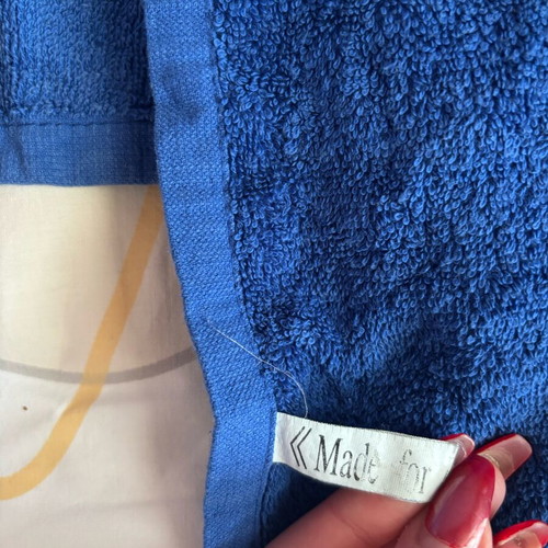 Small towel set like new, royal blue