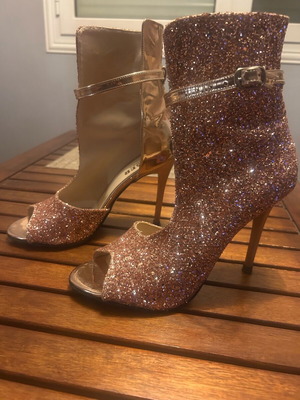 Bootie sandal gold like new, size 38