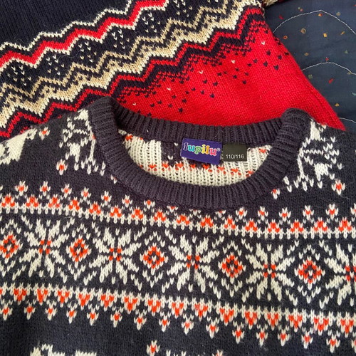 Children's sweaters like new, age 5-6 years, blue and red