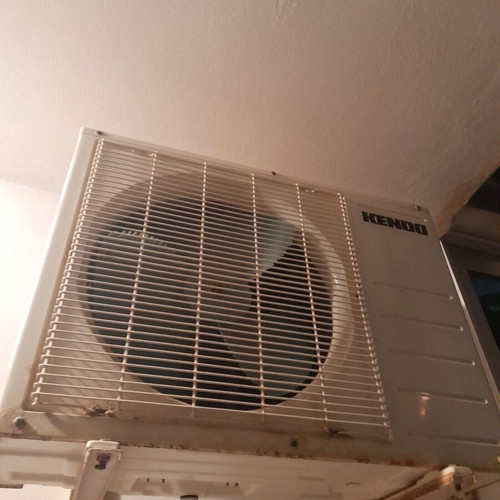 Kendo 9000 BTU air conditioner like new