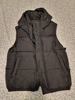 Sleeveless jacket Zara like new, size L, black