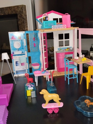 Barbie dollhouse, 1 apartment