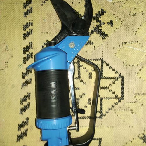 Lisam 30mm air pruner new, suitable for olive and vineyard pruning