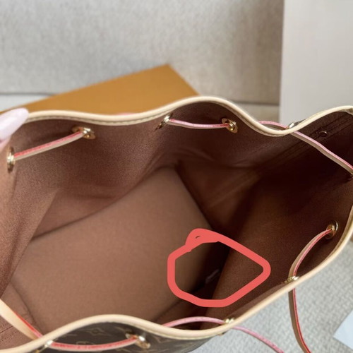Louis Vuitton Noé Monogram Canvas shoulder bag like new, beige and brown