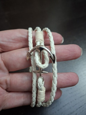 Bracelet with white leather and stainless steel anchor clasp, new