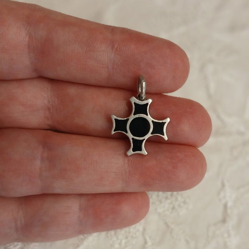 Silver 925 solid cross vintage, like new