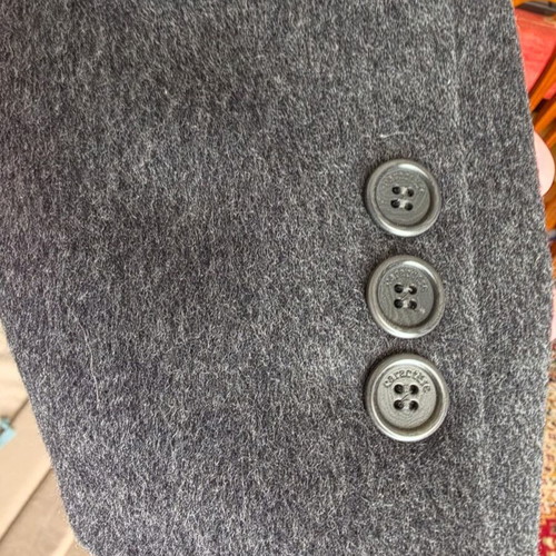 Caractère Blazer size EU 46 like new, 70% virgin wool & 10% cashmere
