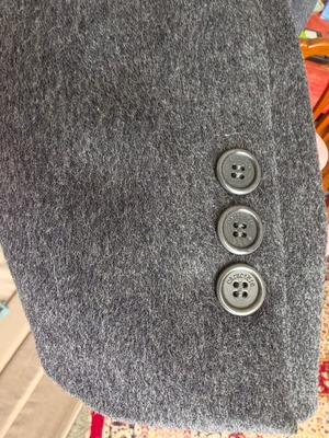 Caractère Blazer size EU 46 like new, 70% virgin wool & 10% cashmere