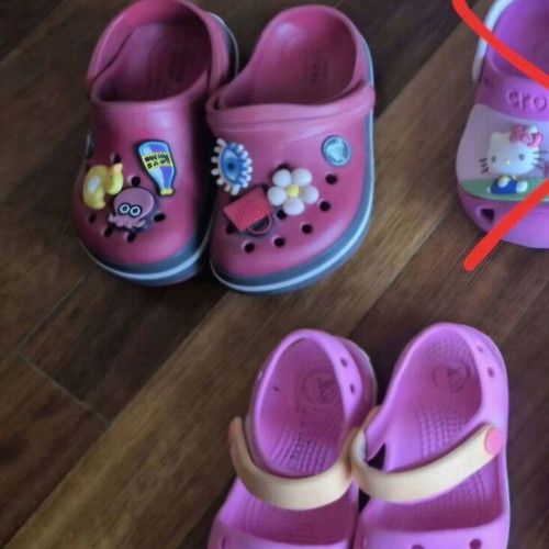 Crocs for girls like new, pack of 2 pairs, red C8 and pink C6