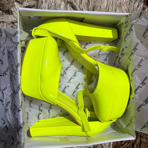 Lime yellow-green patent leather pumps new size 38 with ankle tie