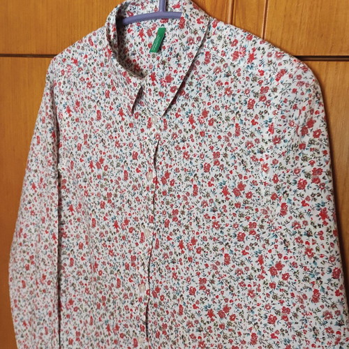 Benetton floral shirt like new, XXS, 100% cotton, white background