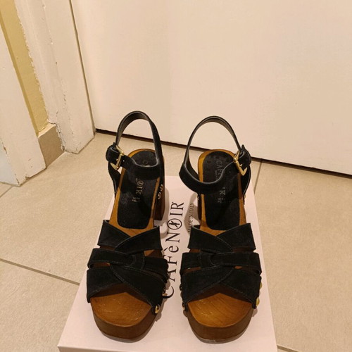 Cafe Noir sandal like new, size 39, black
