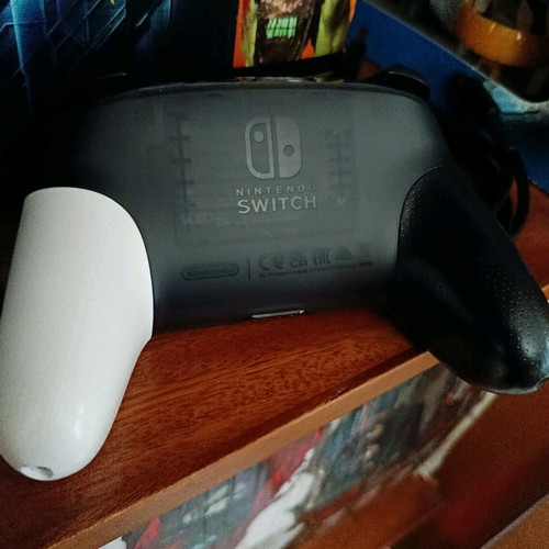 Nintendo Switch Pro Controller Zelda Tears of the Kingdom like new