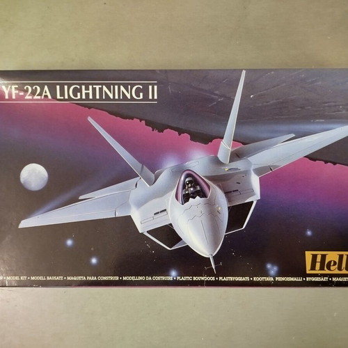 Heller YF-22A Lightning III 1/72 plastic model like new