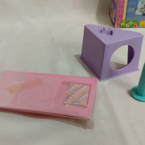 Littlest Pet Shop Cutesy Kittens with Kitten Playhouse Kenner 1992 new
