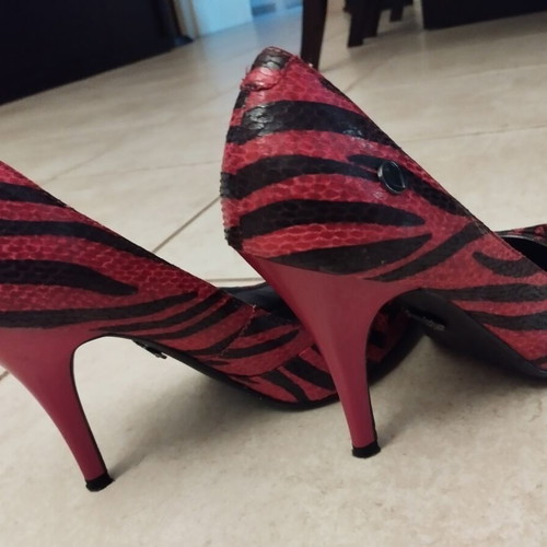 Morgan women's pumps size 39 like new, black and fuchsia