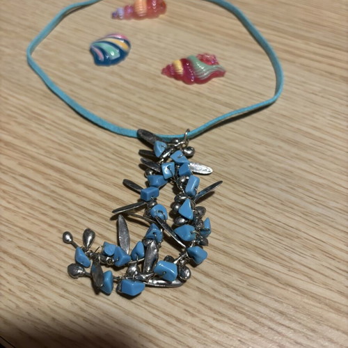 Blue necklace with boho style, like new, turquoise beads