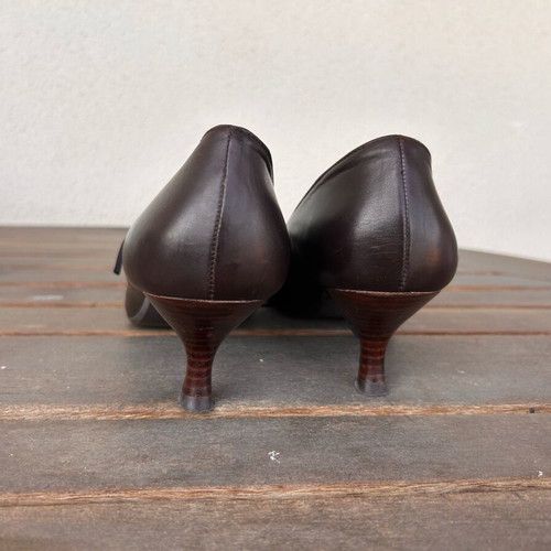 Petridis leather brown pumps with strap size 40 like new