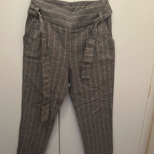 Attrativo pants like new gray with beige stripes size XS