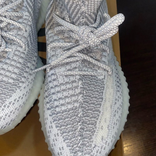 Yeezy Boost 350 V2 Static sneaker new, size 39 1/3