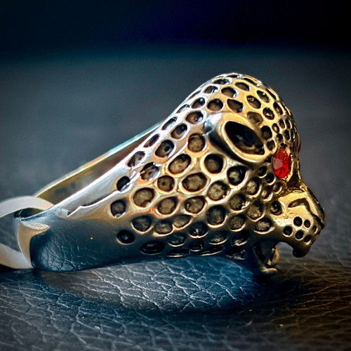 Red-Eyed Leopard Stainless Steel Ring US 9, M FORGE