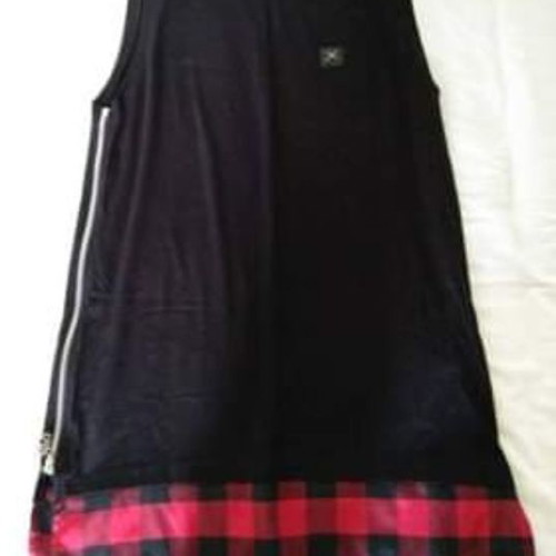 Vagrancy sleeveless shirt size M like new