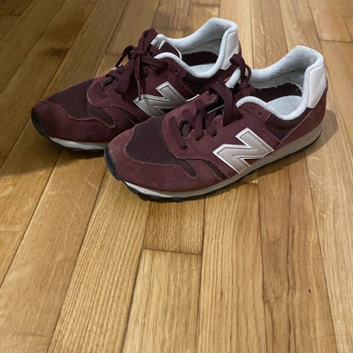New Balance sneakers used, eggplant color, size 38