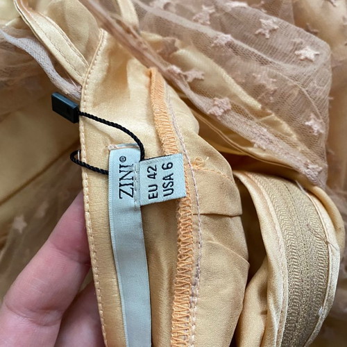 Zini boutique midi dress beige new with open back