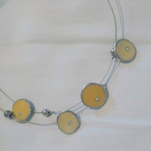Metal necklace with two rows in silver color like new