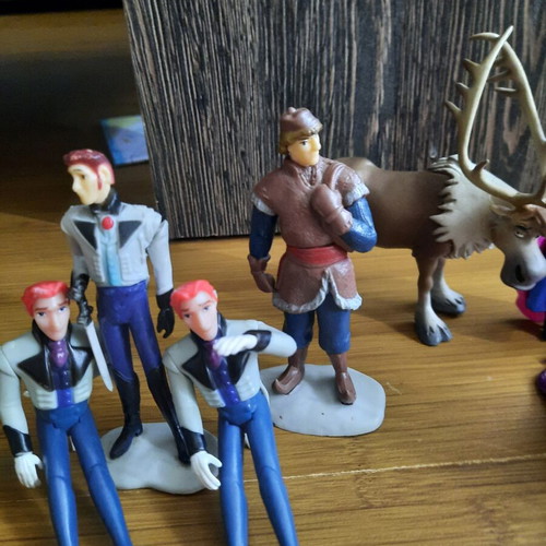 Frozen figurines, lot of 8, Disney characters