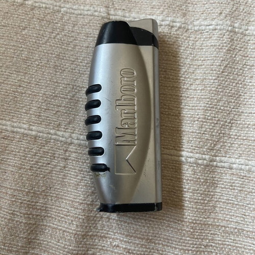 Marlboro collectible lighter like new