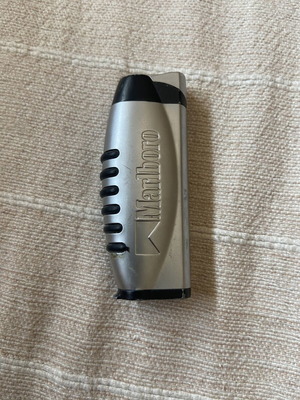 Marlboro collectible lighter like new