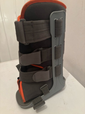 Orthopedic boot child used for shoe size 34-36