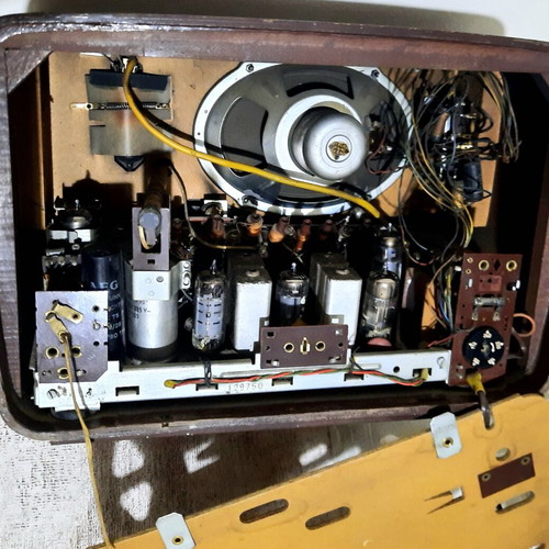Telefunken Jubilate 8 Export Vintage Tube Radio used with Bluetooth