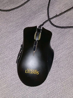 Razer Naga X Leagues of Legends gaming mouse used, limited edition