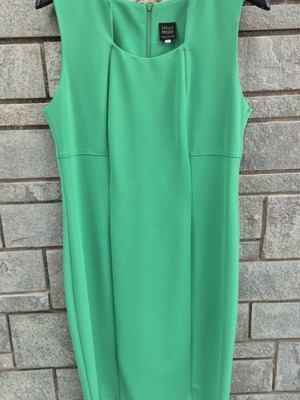 Women's formal emerald green dress, sleeveless, knee-length