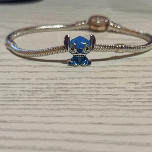 Stich charm silver 925 like new
