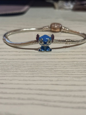 Stich charm silver 925 like new