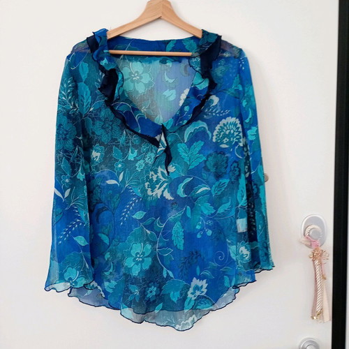 Set of three silk pieces asymmetrical skirt floral top tunic like new, blue, size XL