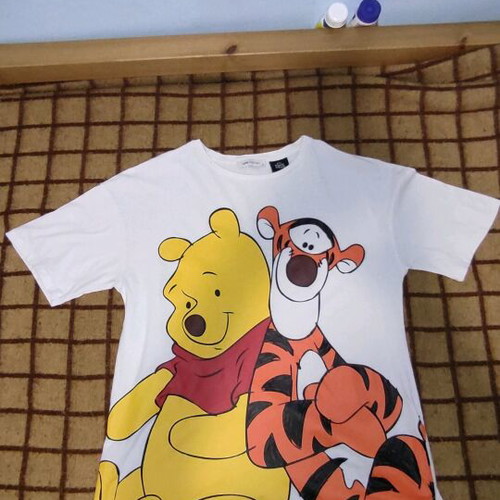 T shirt Winnie the Pooh like new, size medium