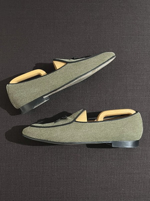 Superglamourous Canvas Belgian Loafers Men’s size 45, very good condition, olive green