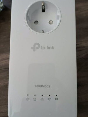 TP-LINK TL-WPA8631P AV1300 Gigabit Passthrough Powerline AC Wi-Fi Extender like new