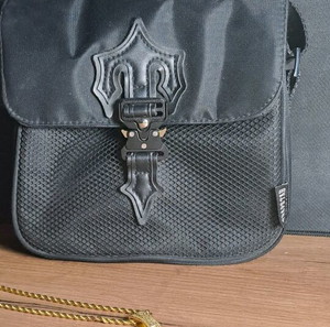 τσαντακι trapstar αλυσίδα trapstar limited edition