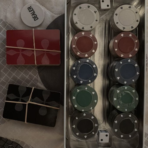 Poker set like new from Nitro magazine