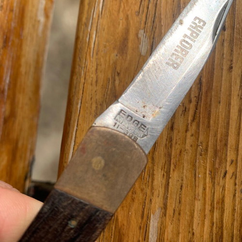 Explorer Japan Steel knife used with lockback mechanism