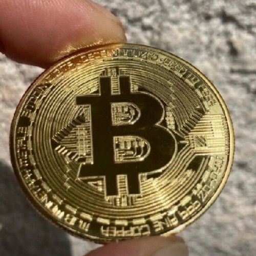 Bitcoin BTC Gold Crypto collectible coin new with frame and stand
