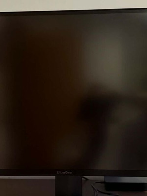 LG Ultra OLED 4K οθόνη 32GX850A-B 165 Hz σαν καινούργιο