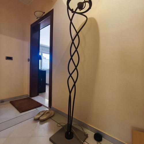 Italian floor lamp like new with artistic metal frame and alabaster glass shade