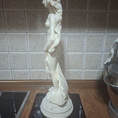 Birth of Aphrodite statue like new, 50 cm alabaster resin